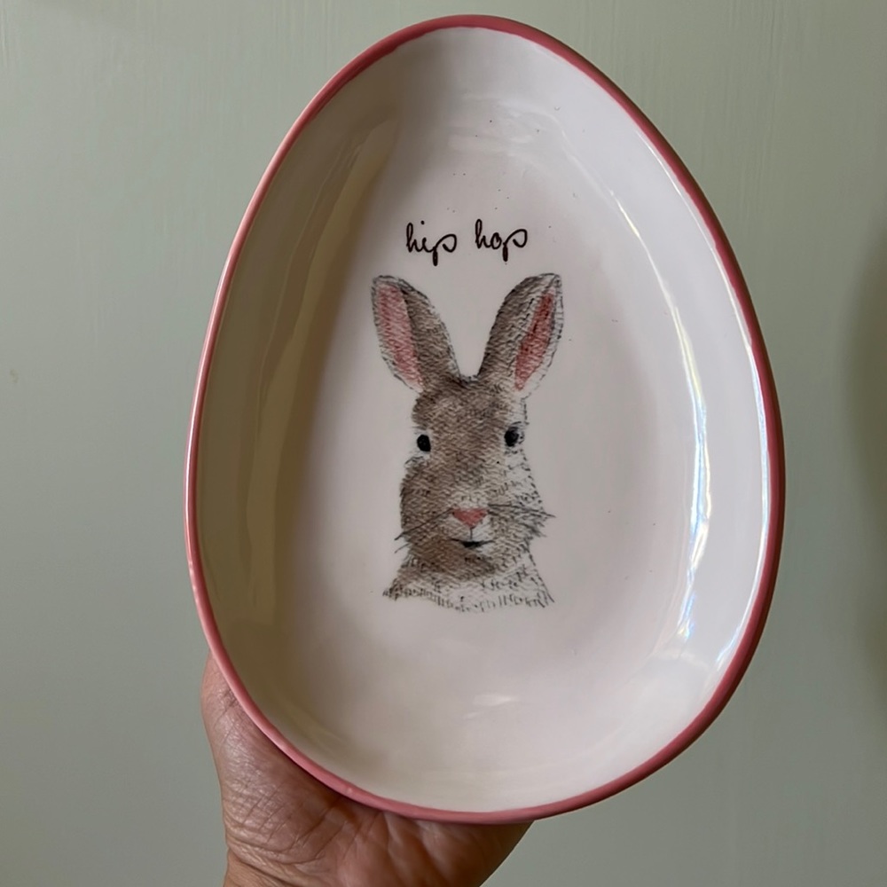 New Rae Dunn hip hop rabbit plate